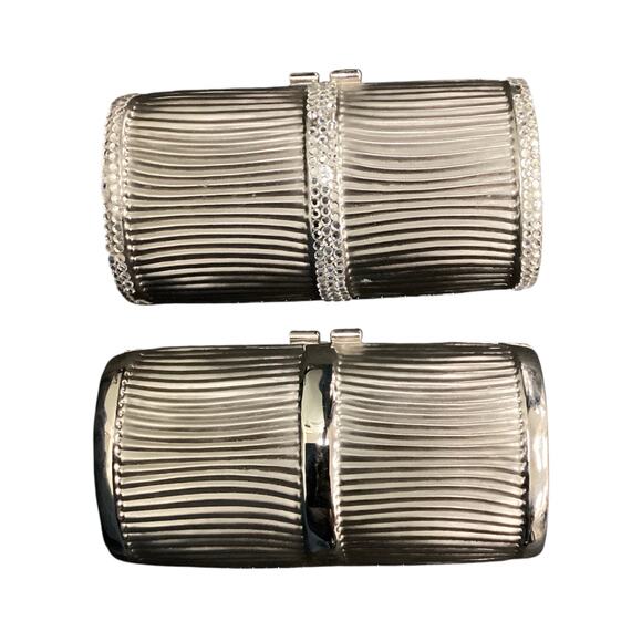 VTG Women’s Hard Metal Silver Clutch with Rhinestones and Crossbody Chain - Picture 2 of 3